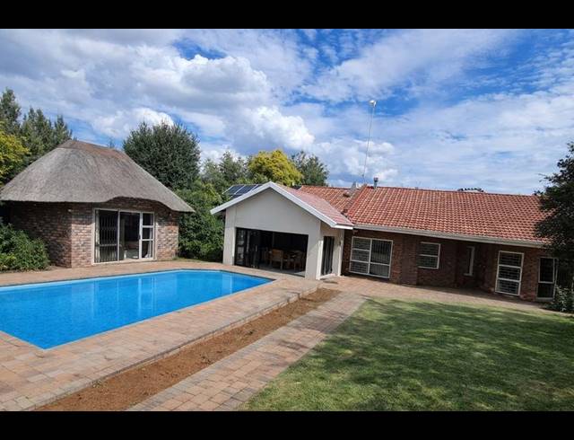 6 BEDROOM HOUSE FOR SALE IN UNIVERSITAS RIDGE